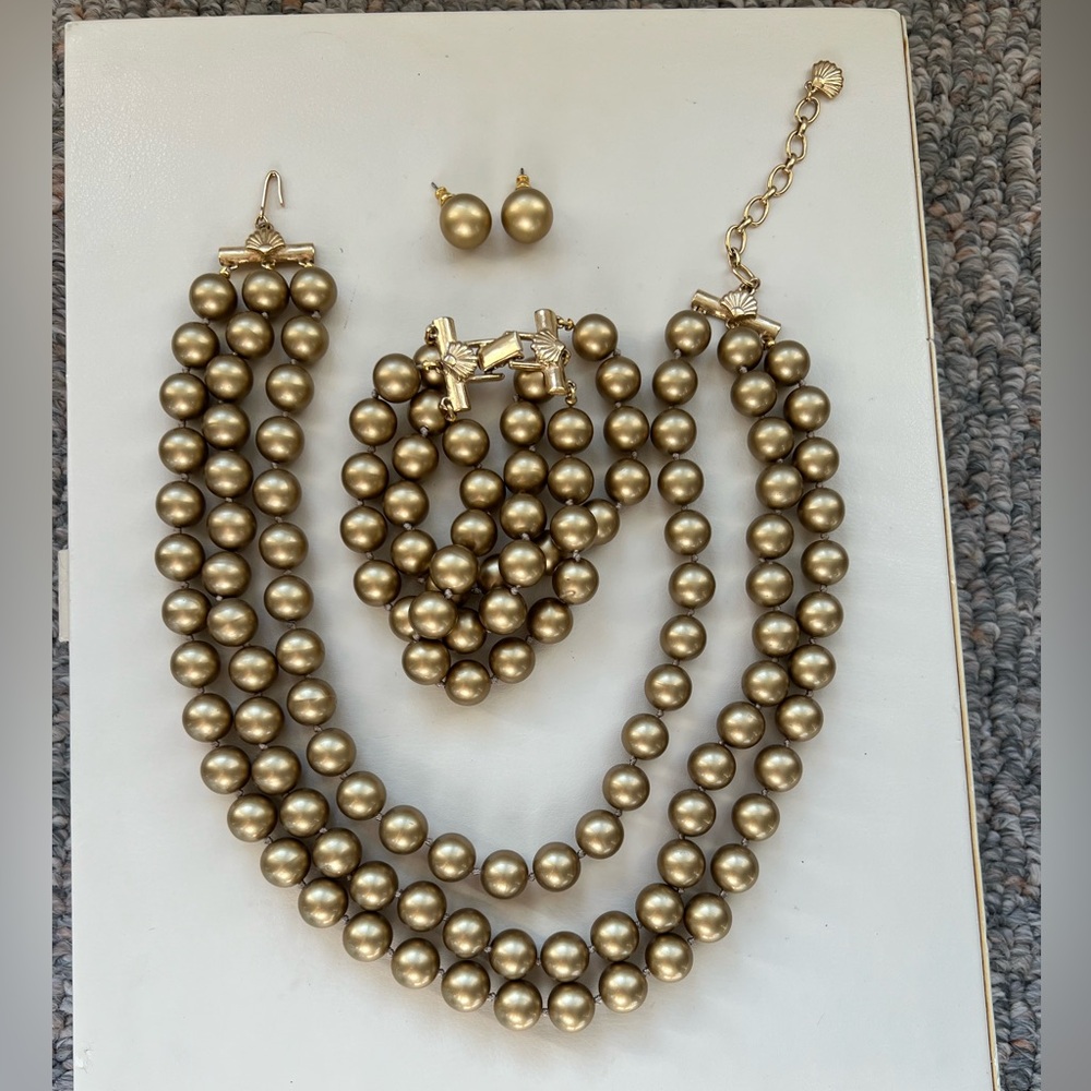 Richelieu chunky satin gold faux pearl jewelry set
